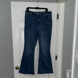 American Eagle Ne(x)t Level Curvy Super High-Waisted Flare Jean